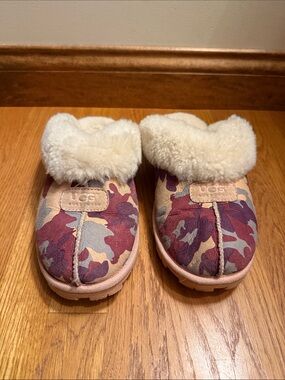 UGG Slippers Camouflage Pink Camo Upper Leather Cozy Genuine Sheepskin Size 9